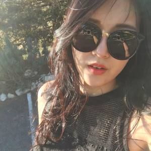 Meet your Posher, Nayea